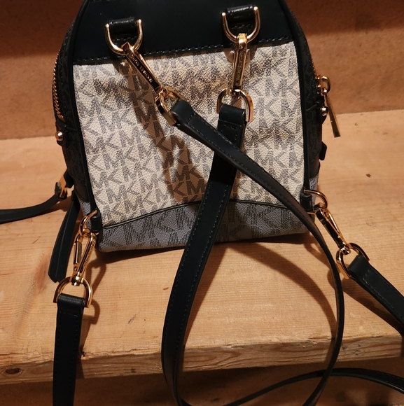 Mini backpack - Picture 3 of 3